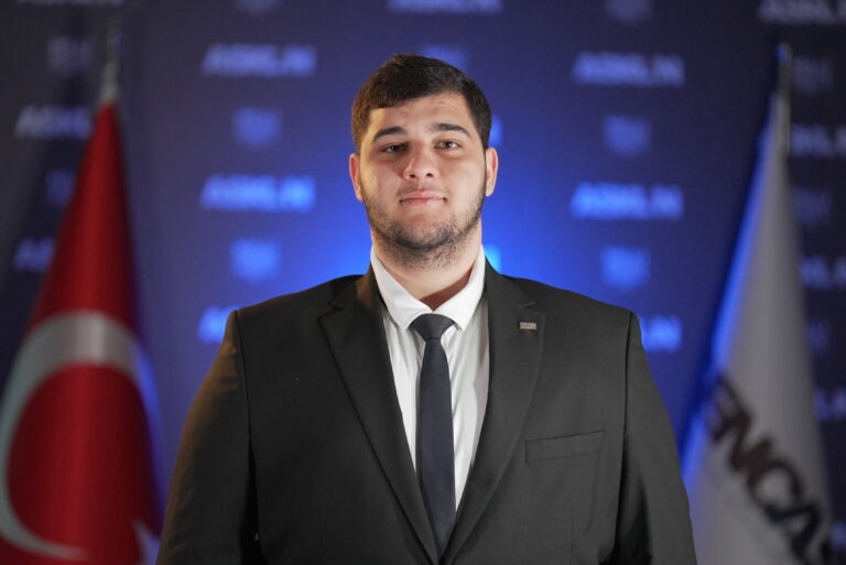 Ömer Kaan Kurt